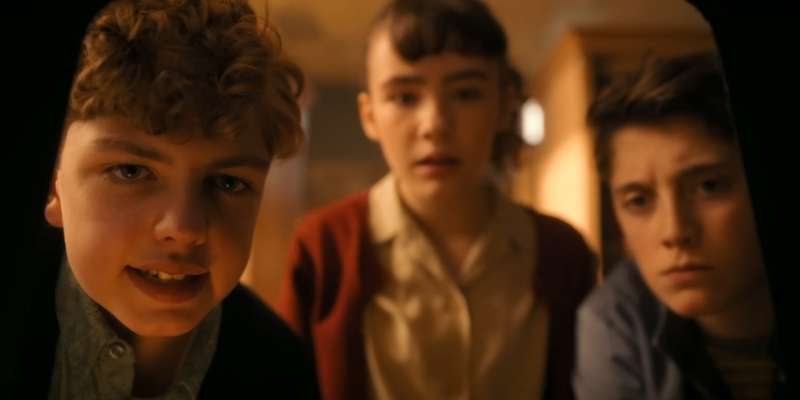 Как всё начиналось: вышел новый тизер сериала «Оно: Добро пожаловать в Дерри» про Пеннивайза
