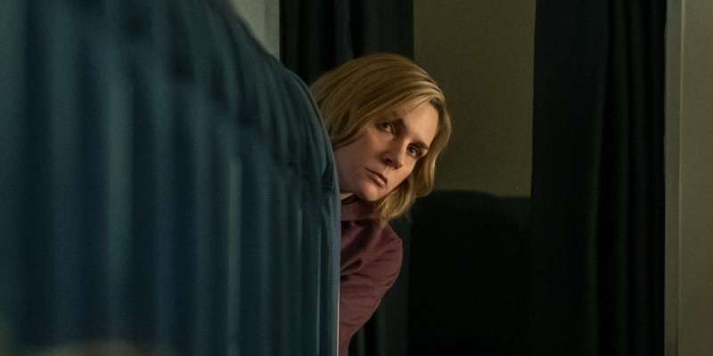 «Одна из многих» обошла «Разделение» и стала самым популярным драматическим сериалом на Apple TV