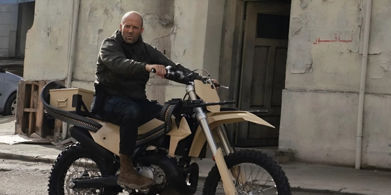 Режиссёр «Дэдпула‑2» снимет фильм «Джейсон Стэйтем украл мой байк»